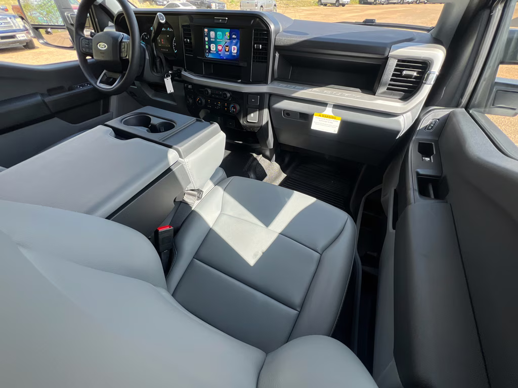 2026 Oxford White Ford Super Duty F-350 DRW XL 4X4 Truck