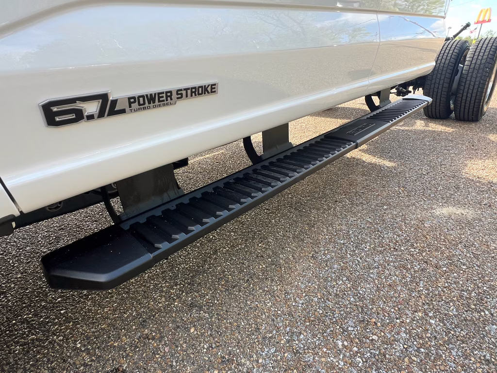 2026 Oxford White Ford Super Duty F-350 DRW XL 4X4 Truck