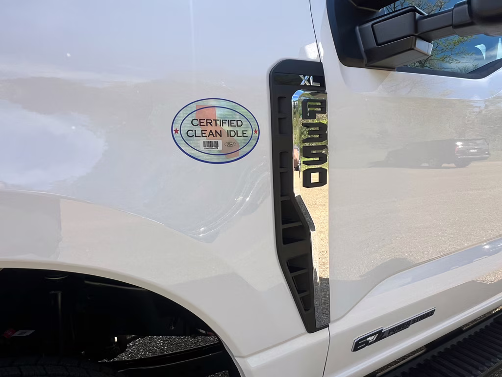2026 Oxford White Ford Super Duty F-350 DRW XL 4X4 Truck