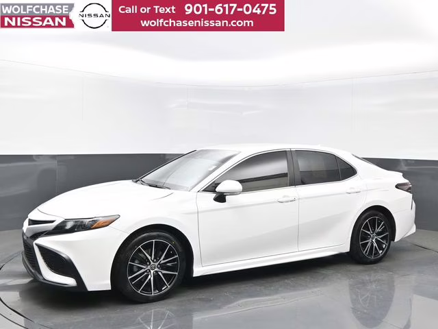 2023 Wind Chill Pearl Toyota Camry SE FWD Sedan