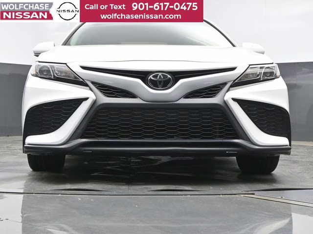 2023 Wind Chill Pearl Toyota Camry SE FWD Sedan