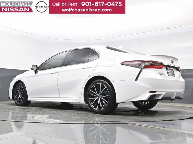 2023 Wind Chill Pearl Toyota Camry SE FWD Sedan