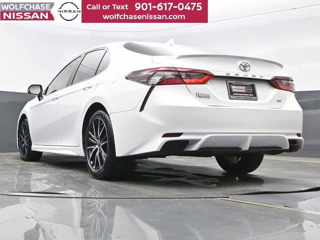 2023 Wind Chill Pearl Toyota Camry SE FWD Sedan