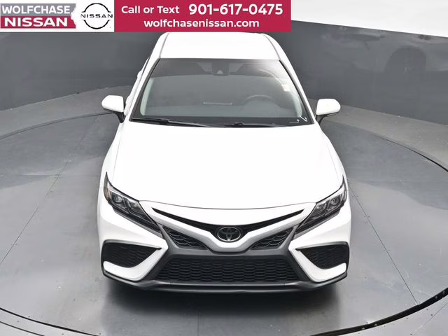 2023 Wind Chill Pearl Toyota Camry SE FWD Sedan