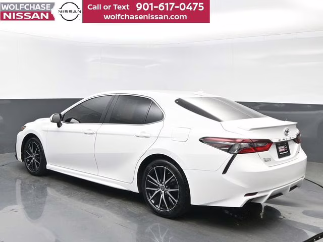 2023 Wind Chill Pearl Toyota Camry SE FWD Sedan