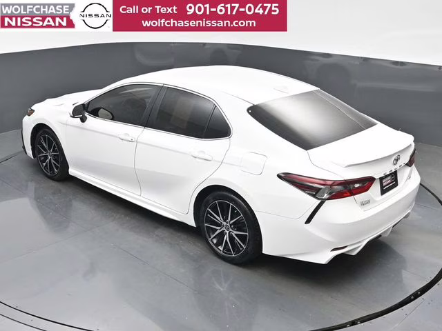 2023 Wind Chill Pearl Toyota Camry SE FWD Sedan