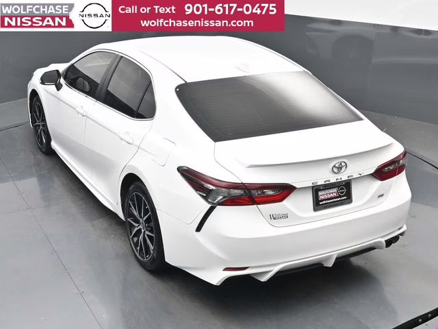 2023 Wind Chill Pearl Toyota Camry SE FWD Sedan