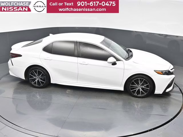 2023 Wind Chill Pearl Toyota Camry SE FWD Sedan