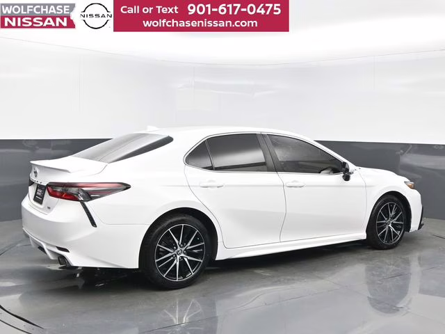 2023 Wind Chill Pearl Toyota Camry SE FWD Sedan