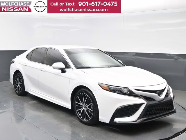 2023 Wind Chill Pearl Toyota Camry SE FWD Sedan