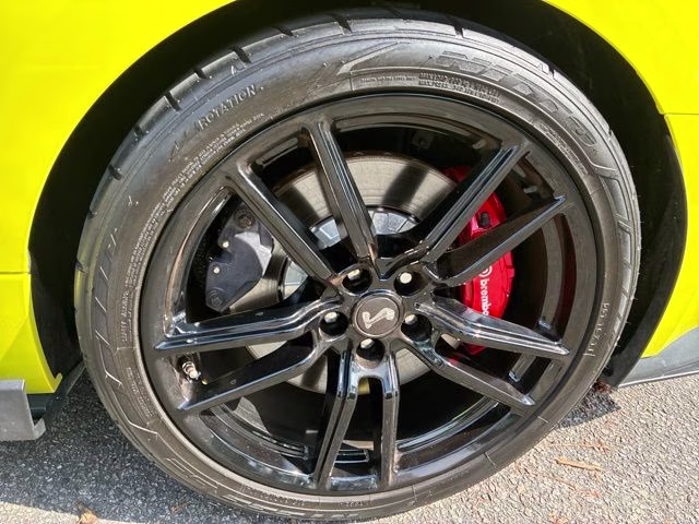 2021 Yellow Ford Mustang Shelby GT500 RWD Coupe