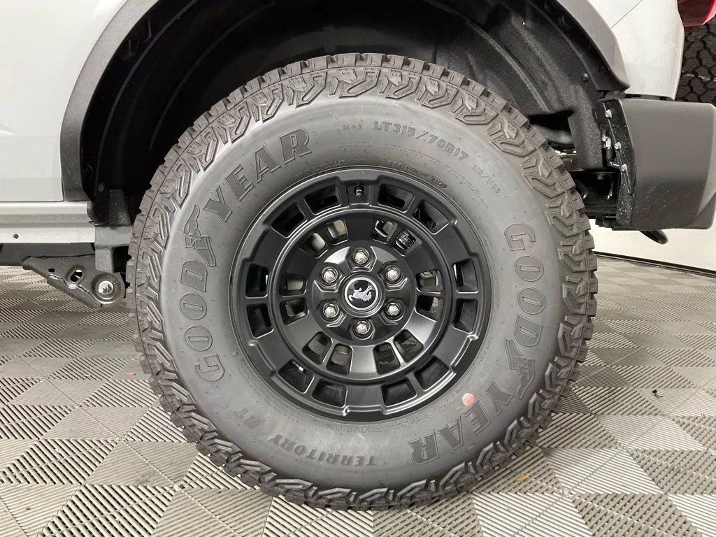 2026 Avalanche Ford Bronco Base 4X4 SUV