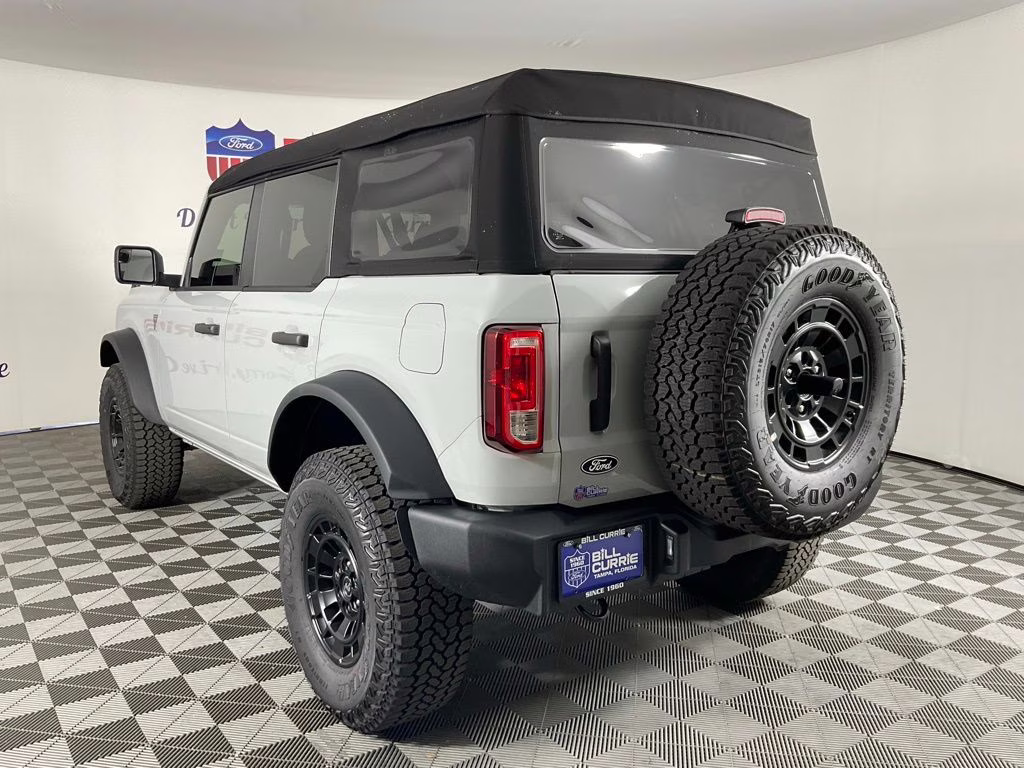 2026 Avalanche Ford Bronco Base 4X4 SUV