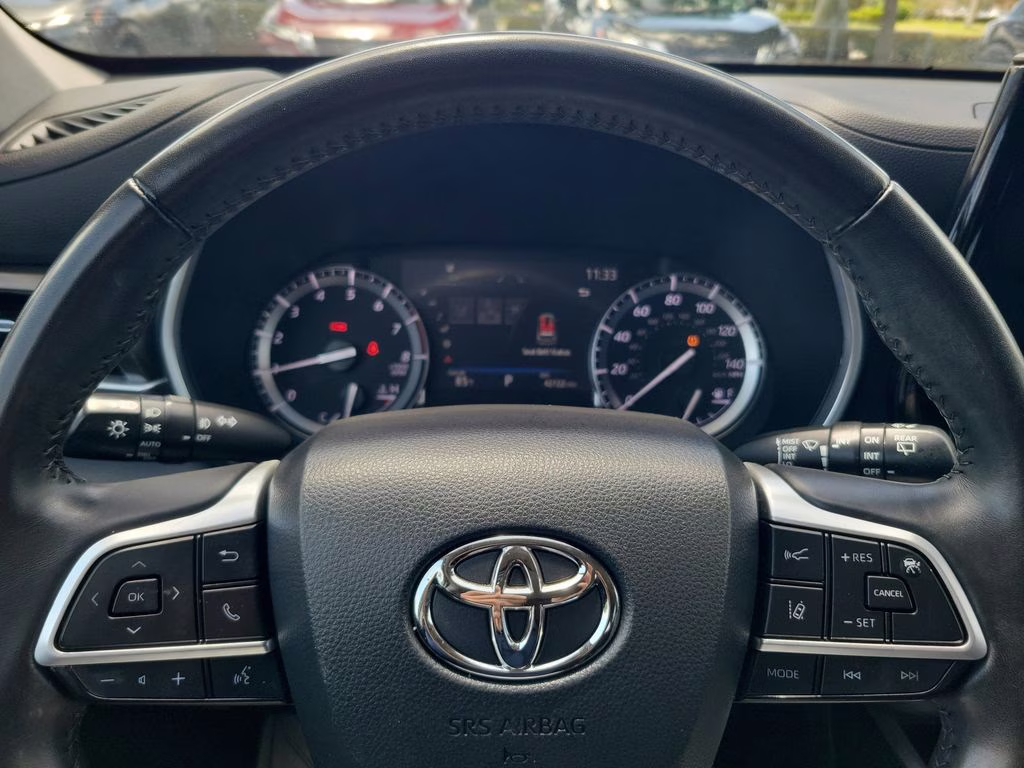 2022 Pearl Toyota Highlander XLE AWD SUV