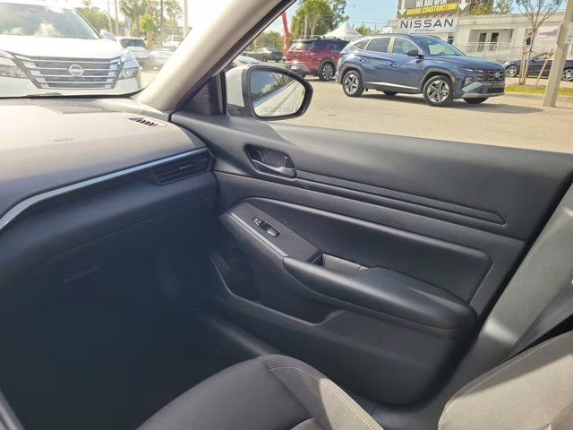 2023 Glacier White Nissan Altima 2.5 S FWD Sedan