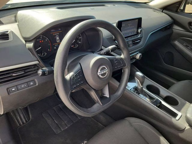 2023 Glacier White Nissan Altima 2.5 S FWD Sedan