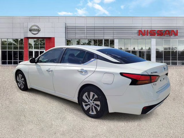 2023 Glacier White Nissan Altima 2.5 S FWD Sedan