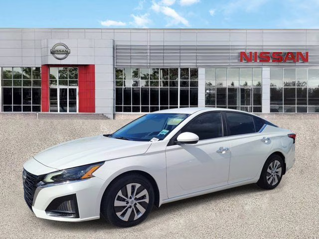 2023 Glacier White Nissan Altima 2.5 S FWD Sedan