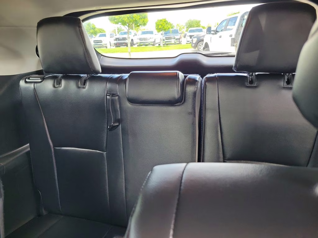 2022 Pearl Toyota Highlander XLE AWD SUV