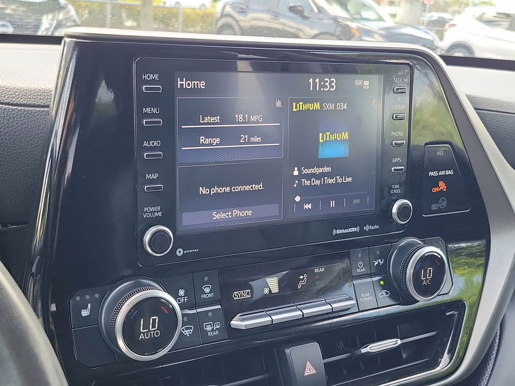 2022 Pearl Toyota Highlander XLE AWD SUV