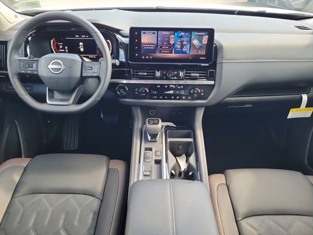 2026 Everest White Pearl Tricoat Nissan Pathfinder Platinum FWD SUV