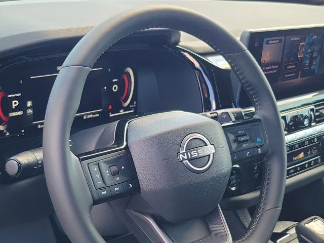 2026 Everest White Pearl Tricoat Nissan Pathfinder Platinum FWD SUV