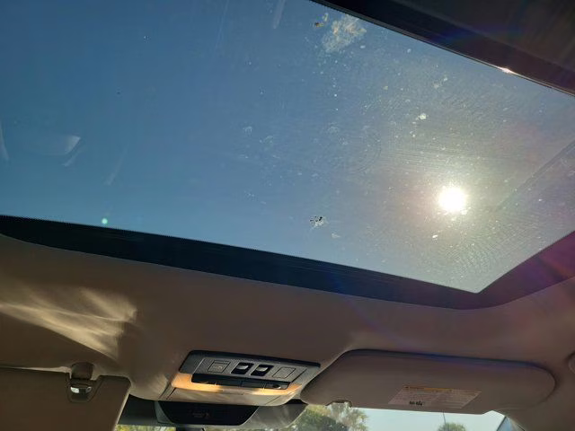 2026 Everest White Pearl/Black Nissan Pathfinder Platinum FWD SUV
