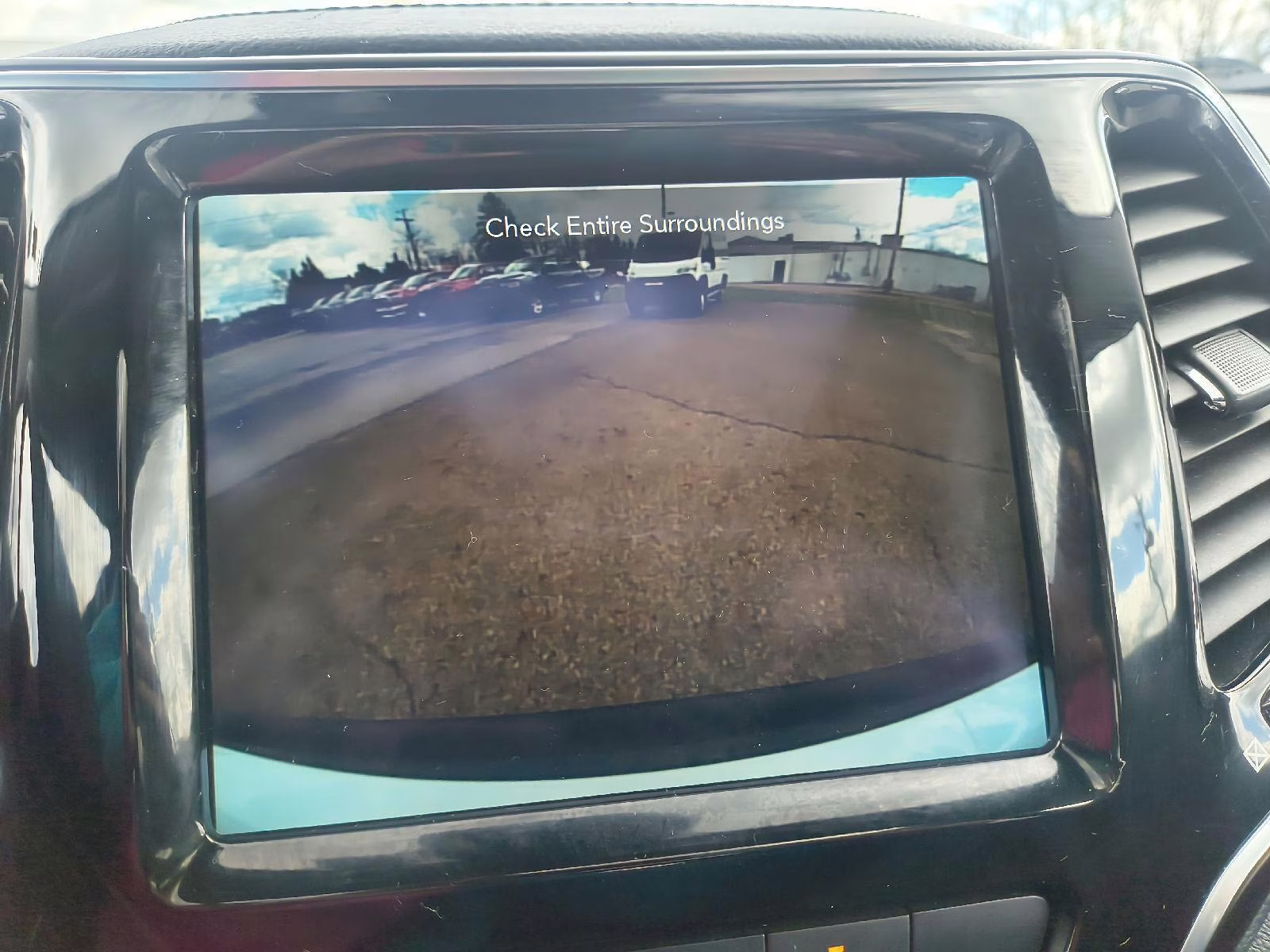 2021 Bright White Clearcoat Jeep Cherokee Limited 4X4 SUV