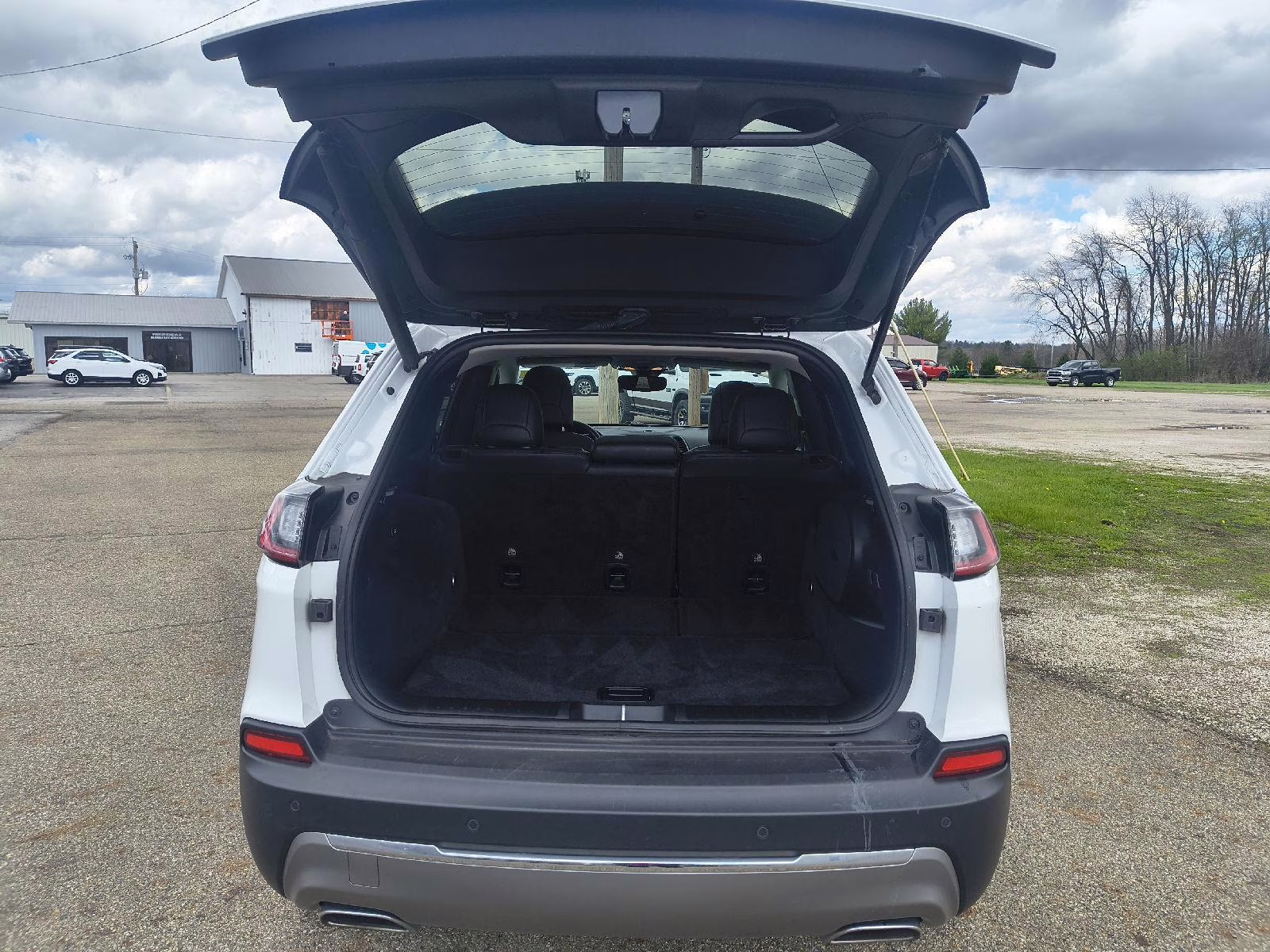 2021 Bright White Clearcoat Jeep Cherokee Limited 4X4 SUV