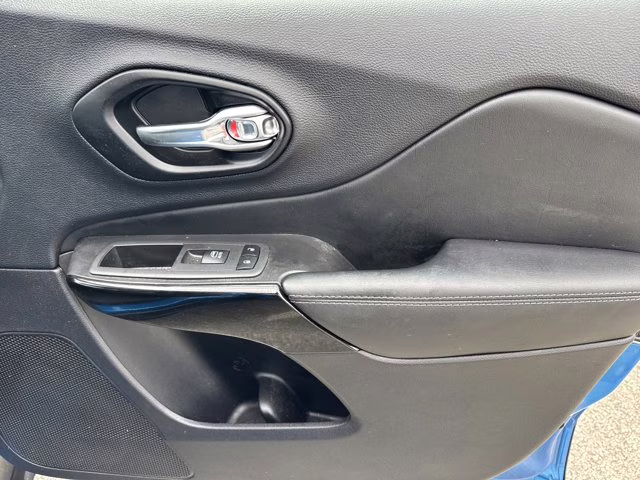 2023 Hydro Blue Pearlcoat Jeep Cherokee Altitude Lux 4X4 SUV