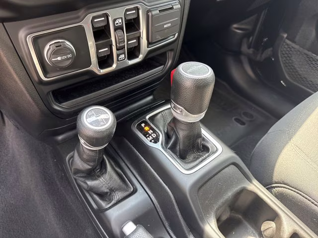 2023 Black Clearcoat Jeep Gladiator Willys 4X4 Truck