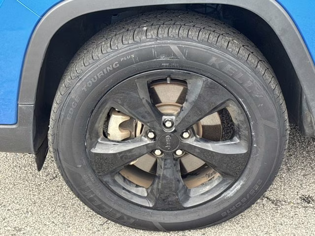 2023 Hydro Blue Pearlcoat Jeep Cherokee Altitude Lux 4X4 SUV