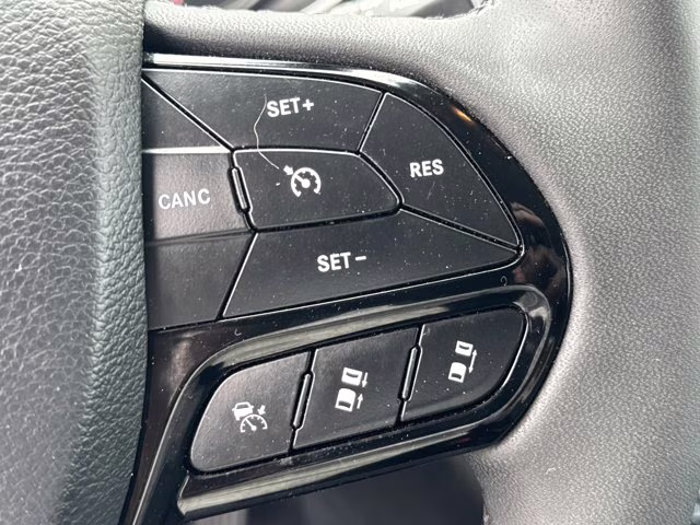 2023 Hydro Blue Pearlcoat Jeep Cherokee Altitude Lux 4X4 SUV