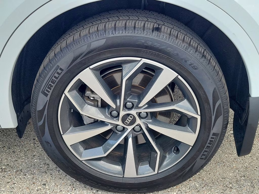 2021 Glacier White Metallic Audi Q5 Premium AWD SUV