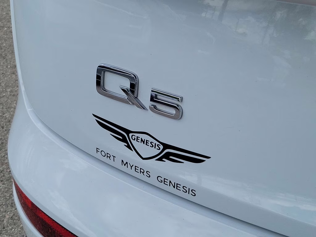 2021 Glacier White Metallic Audi Q5 Premium AWD SUV