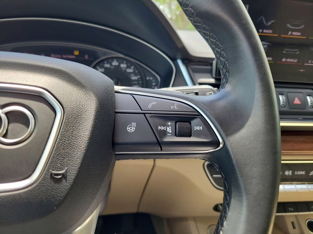 2021 Glacier White Metallic Audi Q5 Premium AWD SUV