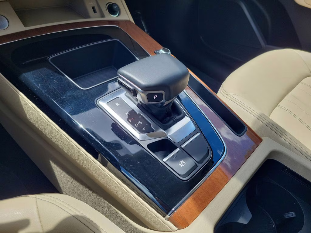 2021 Glacier White Metallic Audi Q5 Premium AWD SUV