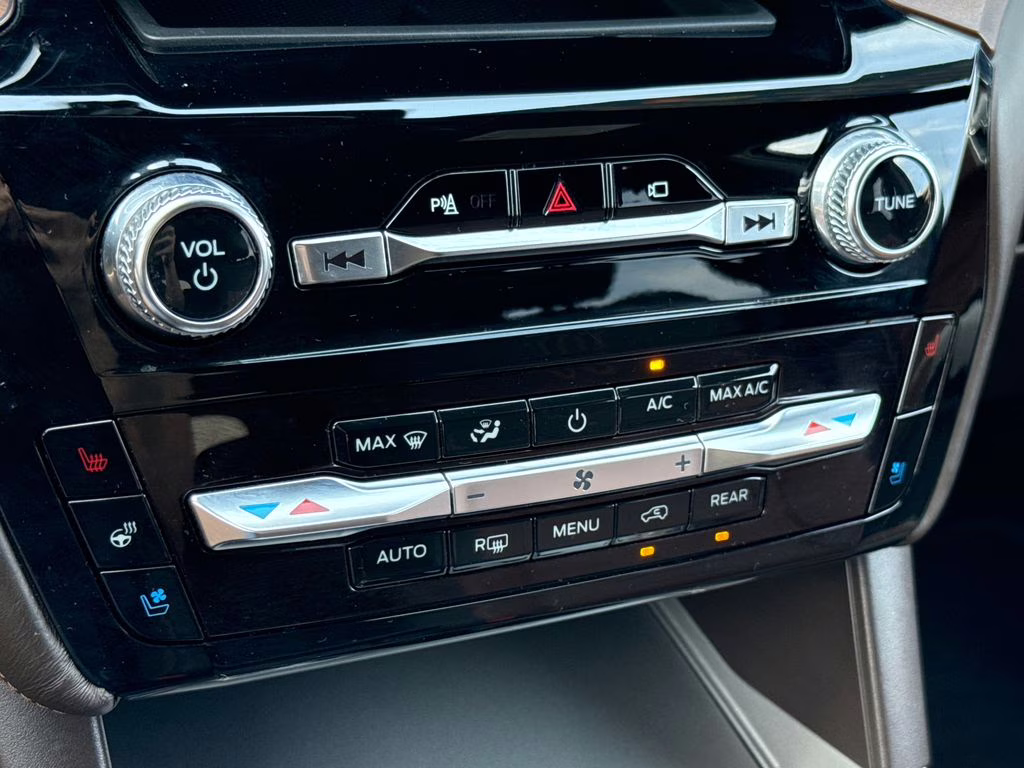 2023 Jewel Red Metallic Tinted Clearcoat Ford Explorer King Ranch 4X4 SUV