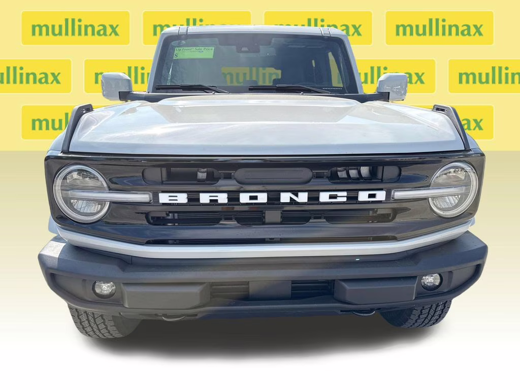 2026 Avalanche Gray Ford Bronco Outer Banks 4X4 SUV