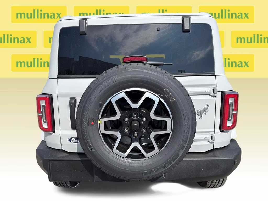 2026 Avalanche Gray Ford Bronco Outer Banks 4X4 SUV