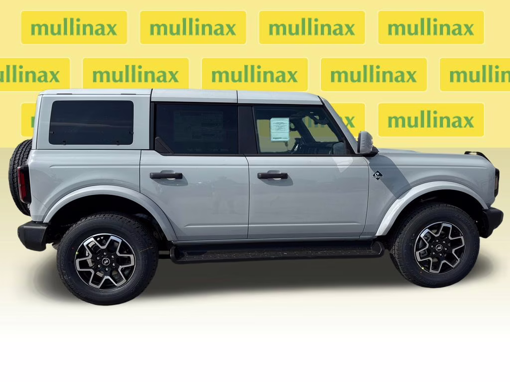 2026 Avalanche Gray Ford Bronco Outer Banks 4X4 SUV