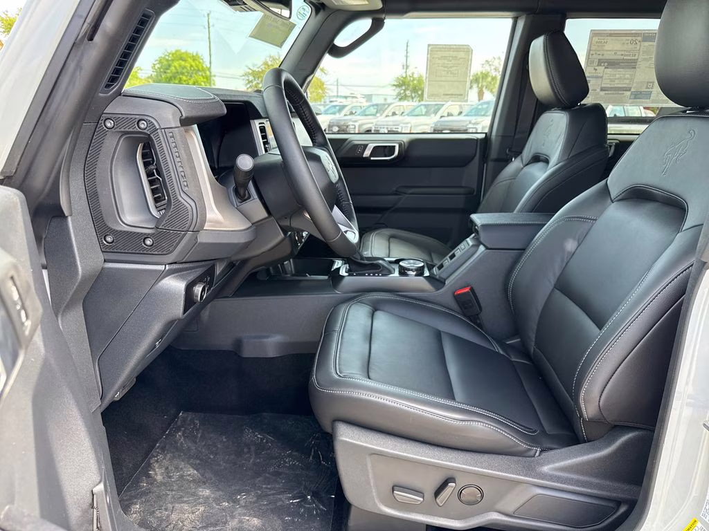 2026 Avalanche Gray Ford Bronco Outer Banks 4X4 SUV