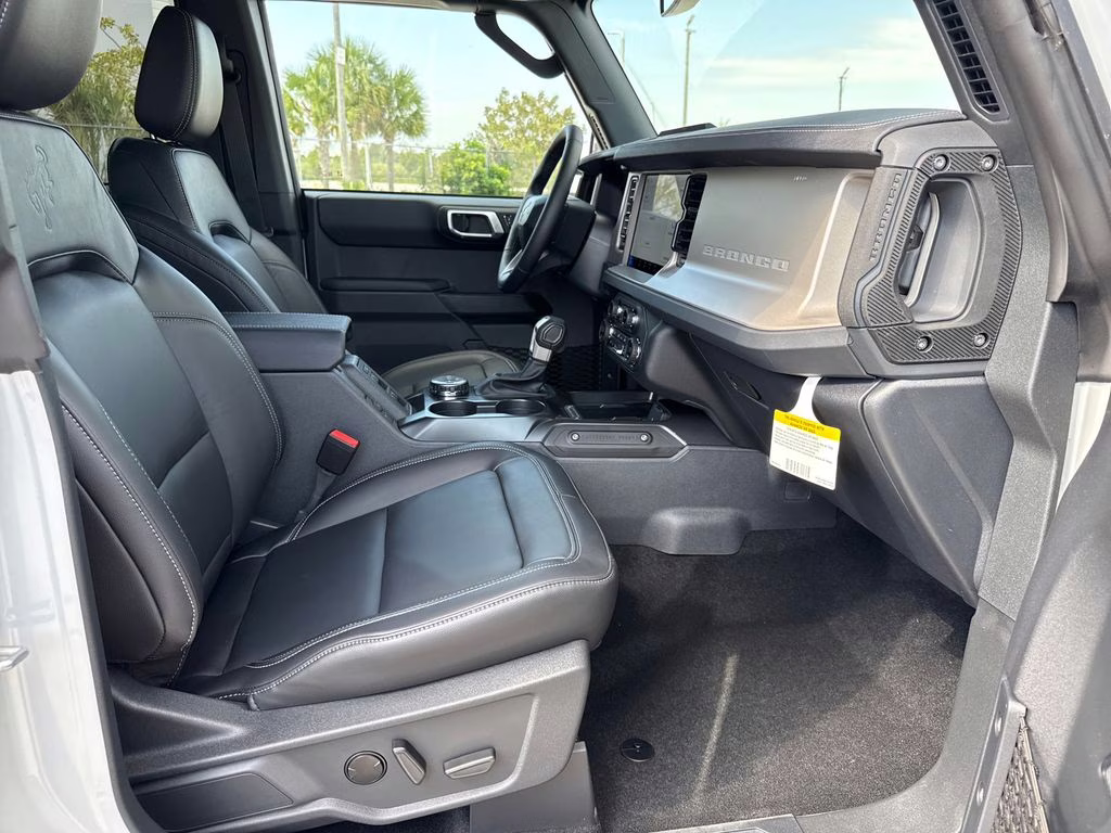 2026 Avalanche Gray Ford Bronco Outer Banks 4X4 SUV