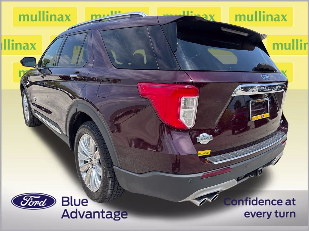 2023 Jewel Red Metallic Tinted Clearcoat Ford Explorer King Ranch 4X4 SUV