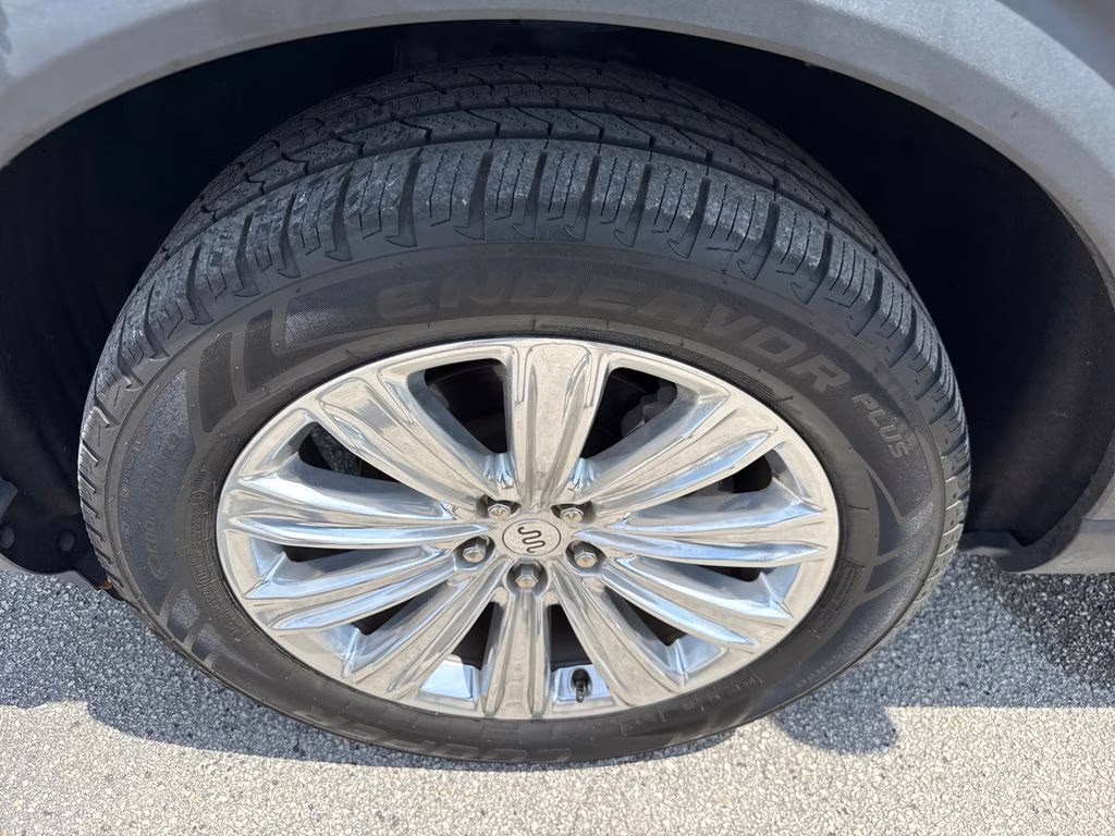 2023 Jewel Red Metallic Tinted Clearcoat Ford Explorer King Ranch 4X4 SUV