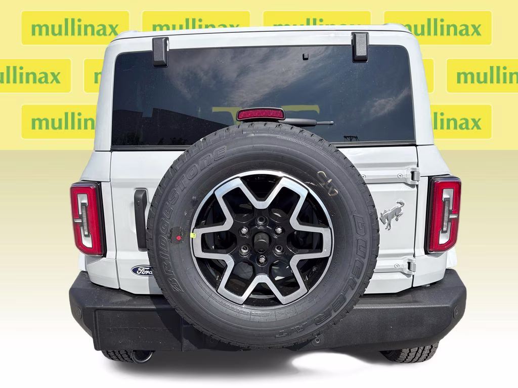 2026 Avalanche Gray Ford Bronco Outer Banks 4X4 SUV