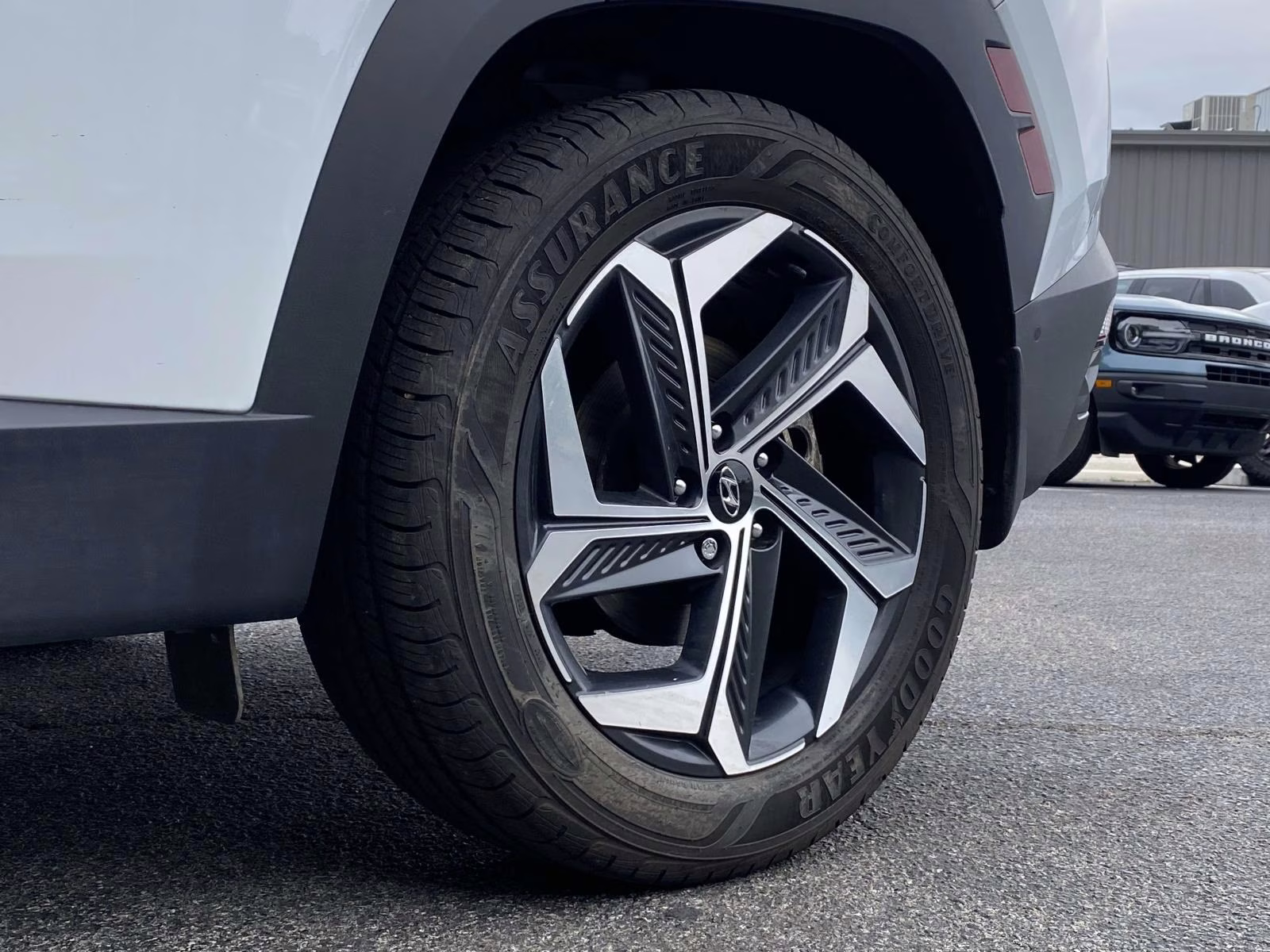 2022 Quartz White Hyundai Tucson Limited FWD SUV