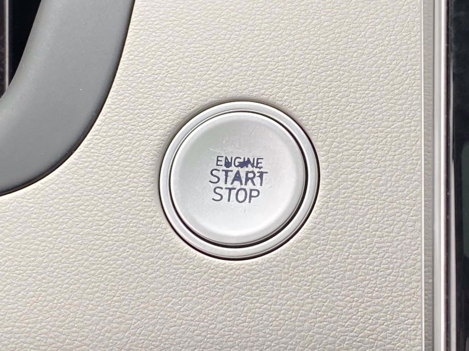 2022 Quartz White Hyundai Tucson Limited FWD SUV