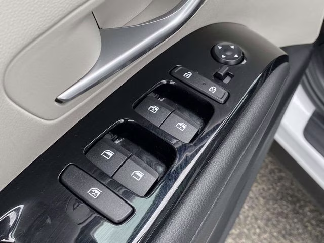 2022 Quartz White Hyundai Tucson Limited FWD SUV