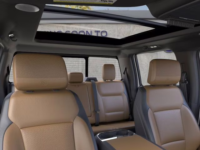 2026 White Ford Super Duty F-250 SRW Lariat 4X4 Truck